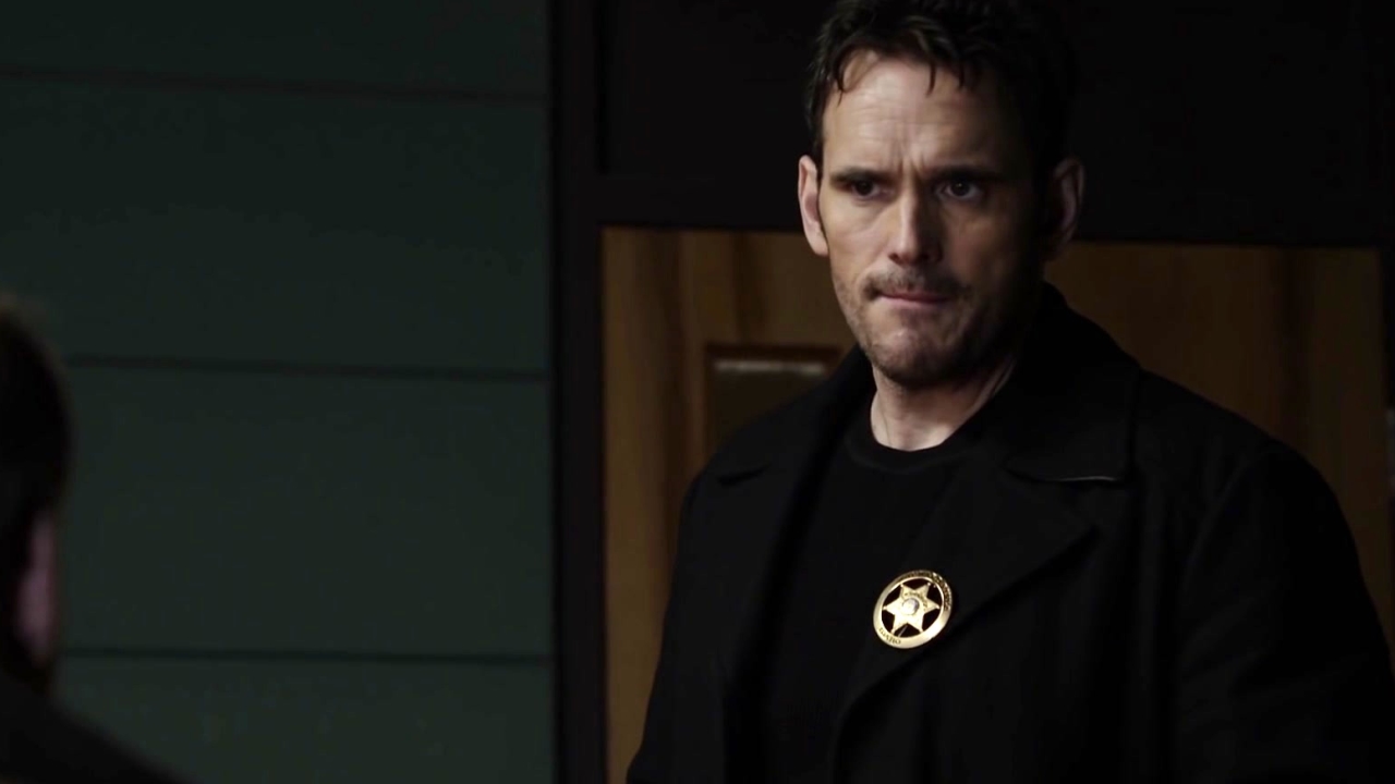 Wayward Pines: Sit Down