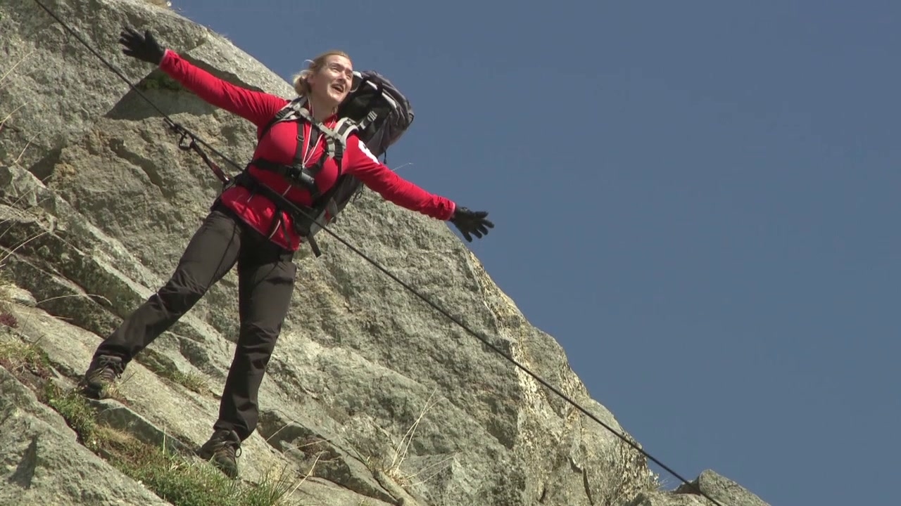 Running Wild With Bear Grylls: Titanic Moment