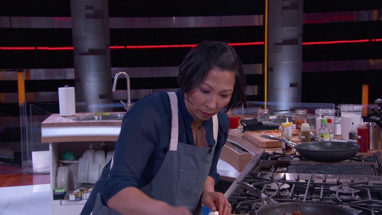 Food Fighters: This Soccer Mom Sizzles