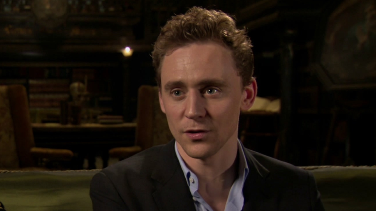 Crimson Peak: Visit Crimson Peak (Featurette)