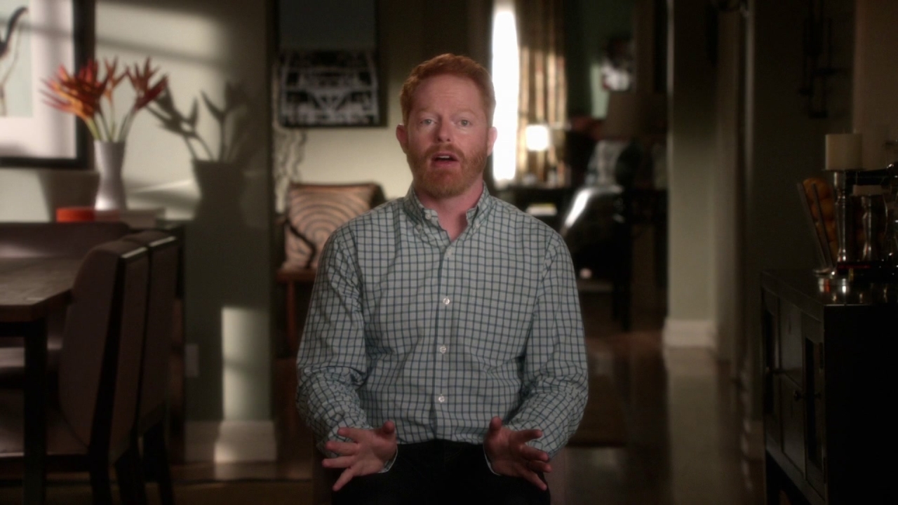 Modern Family: Epic Throw Bro!
