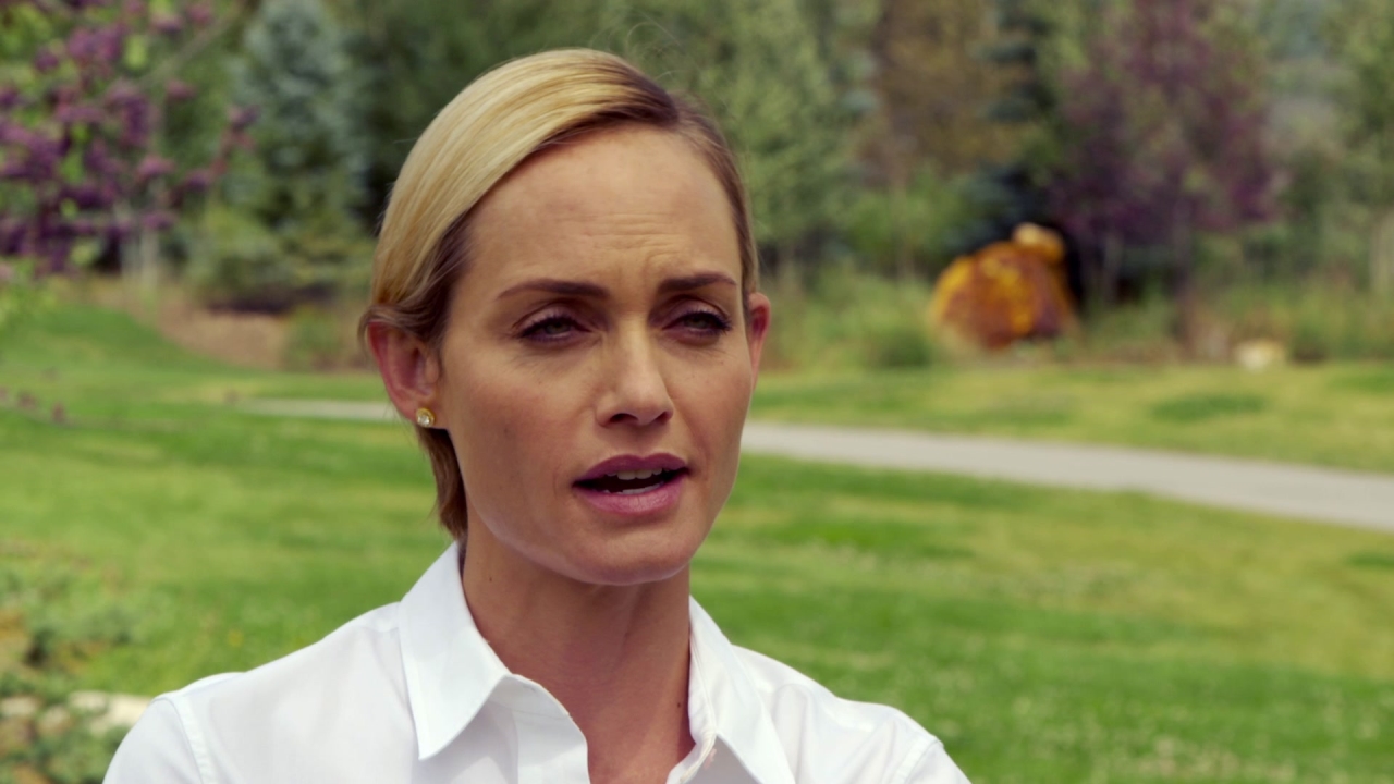 Blood & Oil: Amber Valletta On The Shows Premise
