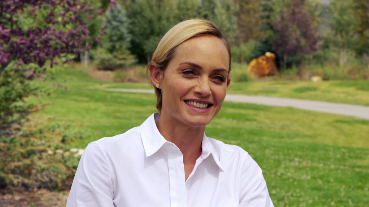 Blood & Oil: Amber Valletta On The Shows Fashion