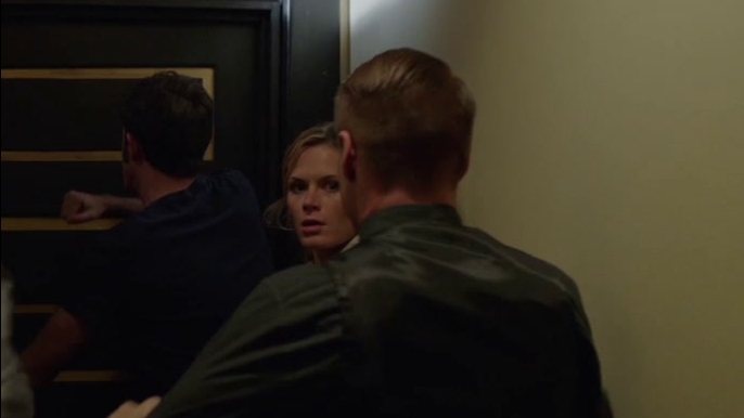 Monday At 11:01 A.M.: Hallway-Charles Agron & Lauren Shaw (3)