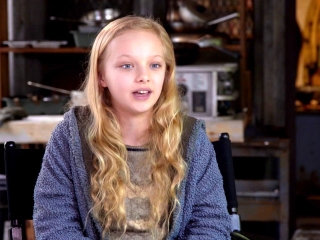 War For The Planet Of The Apes: Amiah Miller on the Sets (International)