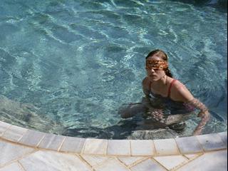 Dogtooth (French)